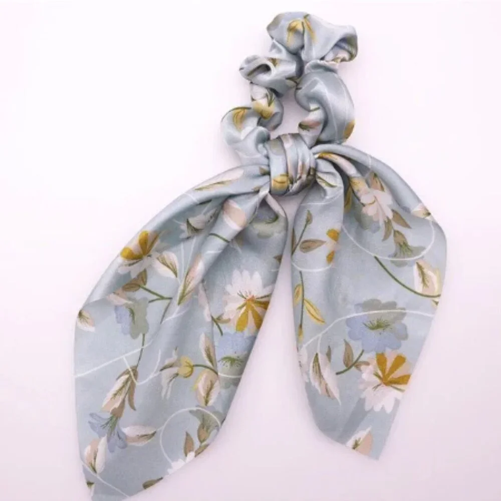 NWT Marta Scrunchie Bow Blue Floral Hair Tie